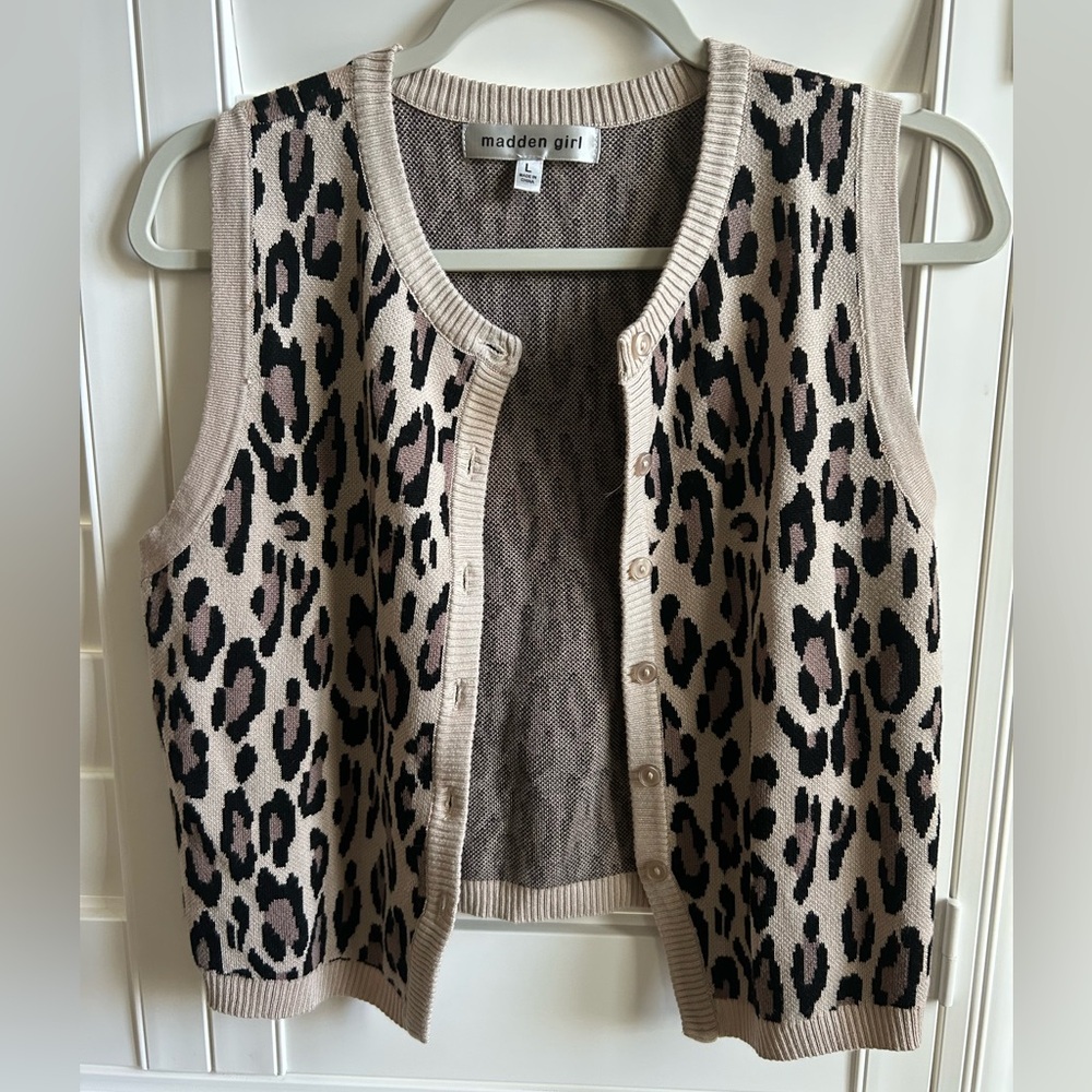 Madden Girl Leopard Top - Picture 4 of 5